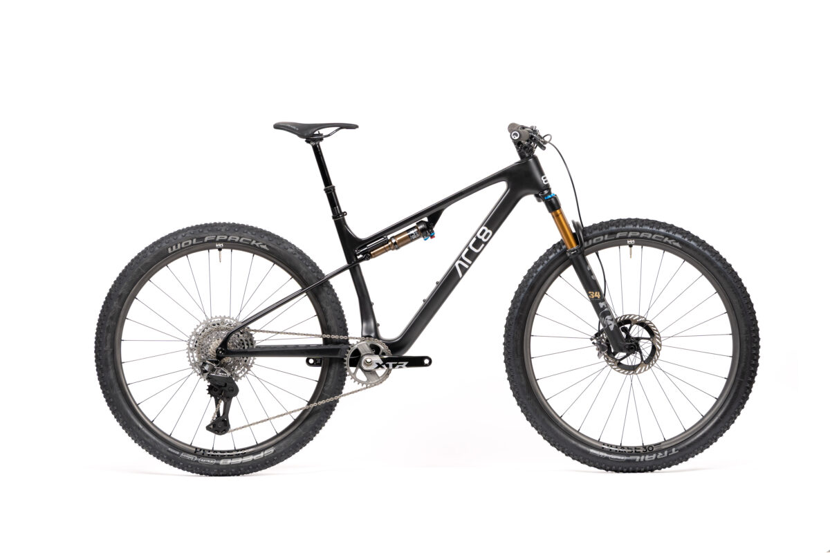 25 ARC8 Evolve FS Pure Black XTR Di2