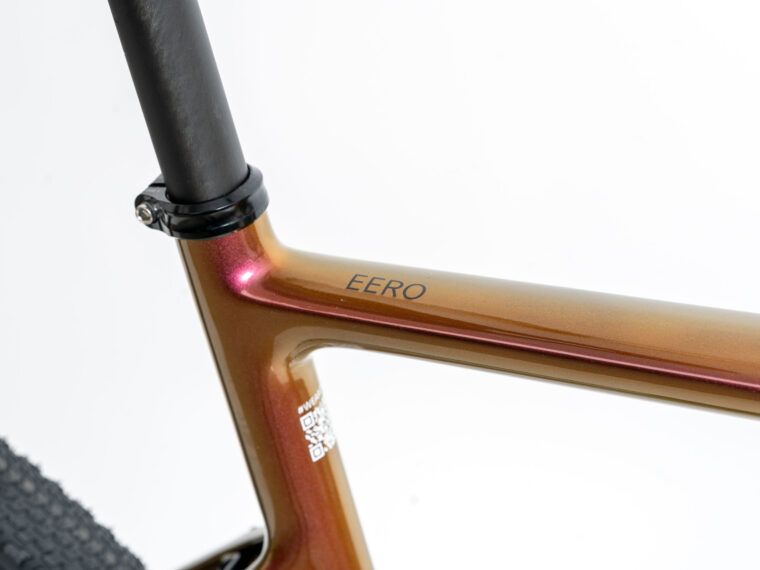 24 EERO Shiny Blaze Details 17